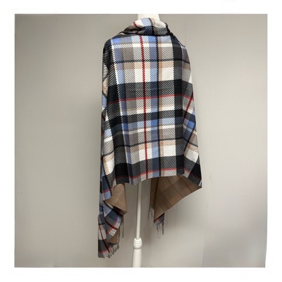 ✨ Vera Bradley Colorful Plaid Wrap - Picture 4 of 5